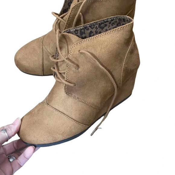 J. Adams Brown Tie up Wedge Boots size 9 - Picture 1 of 5